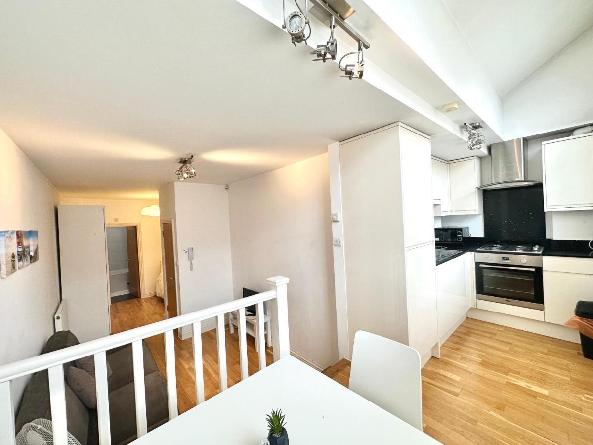 137 Guest House Camden Town 런던 외부 사진